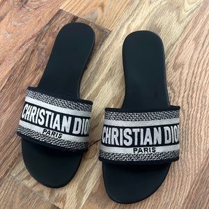 CHRISTIAN DIOR SLIDES
